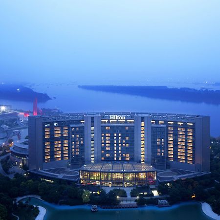 Hilton Nanjing Riverside Экстерьер фото