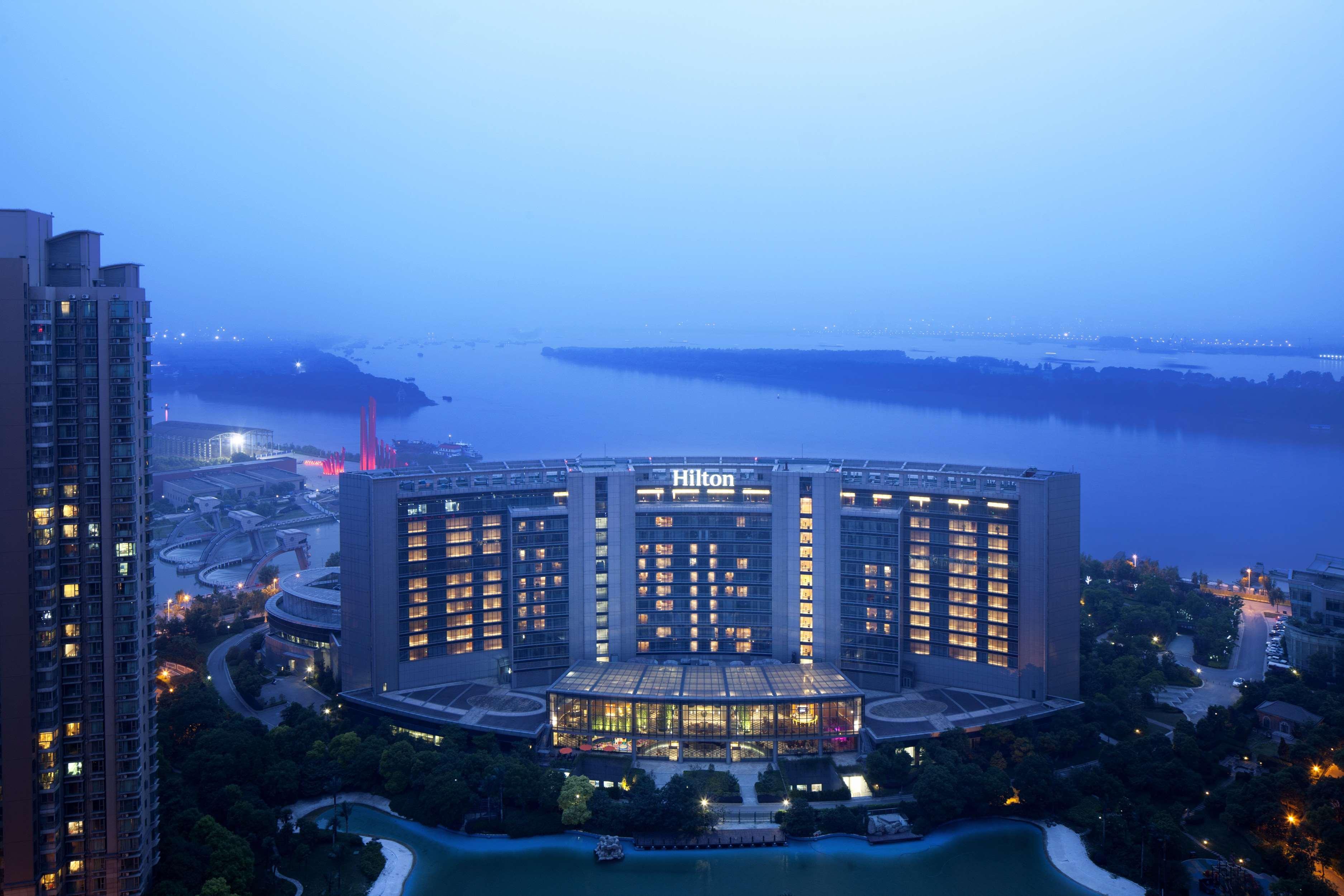 Hilton Nanjing Riverside Экстерьер фото