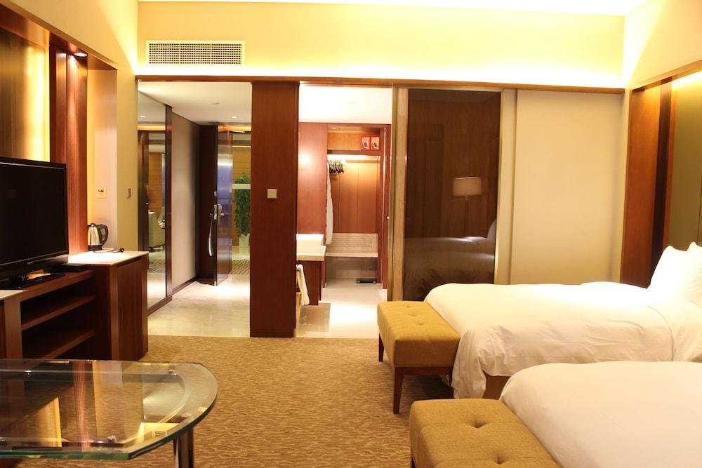 Hilton Nanjing Riverside Экстерьер фото